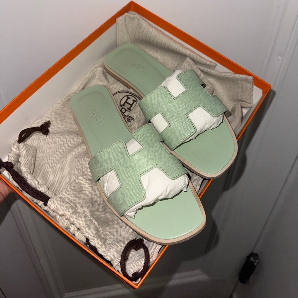 Hermes Oran Vert Jade | Size 37.5 - Picture 4 of 8